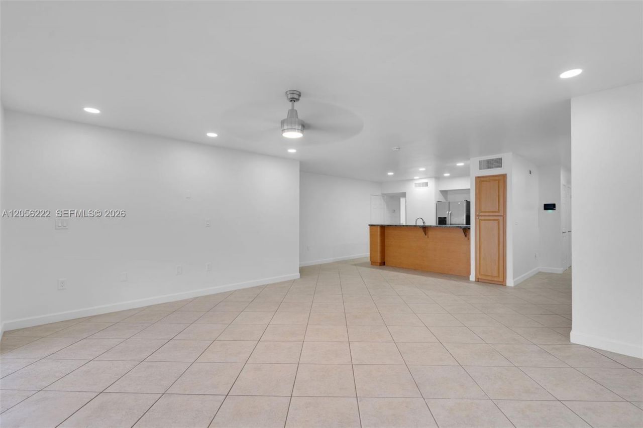 6433 Windmill Gate Rd , Unit 6433, Miami Lakes, FL 33014 Photo