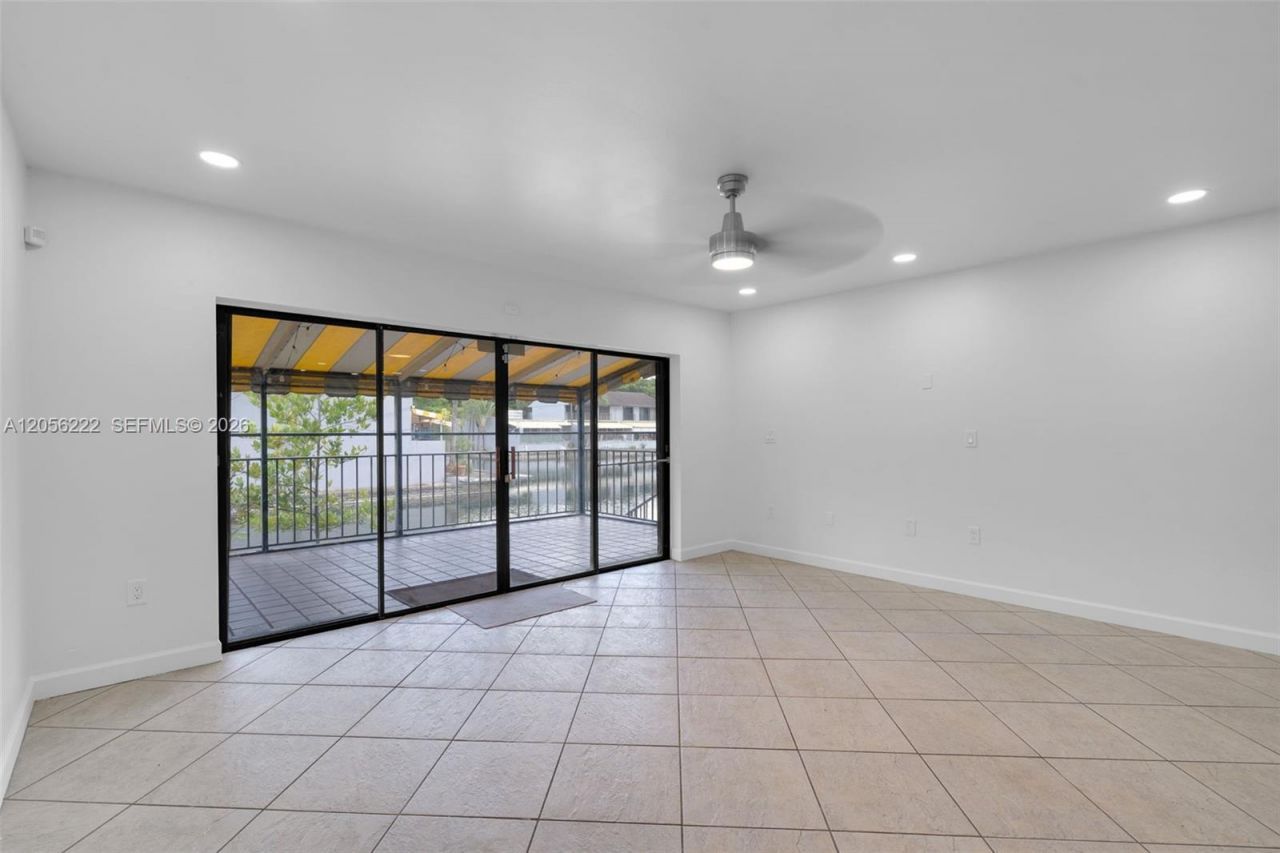 6433 Windmill Gate Rd , Unit 6433, Miami Lakes, FL 33014 Photo