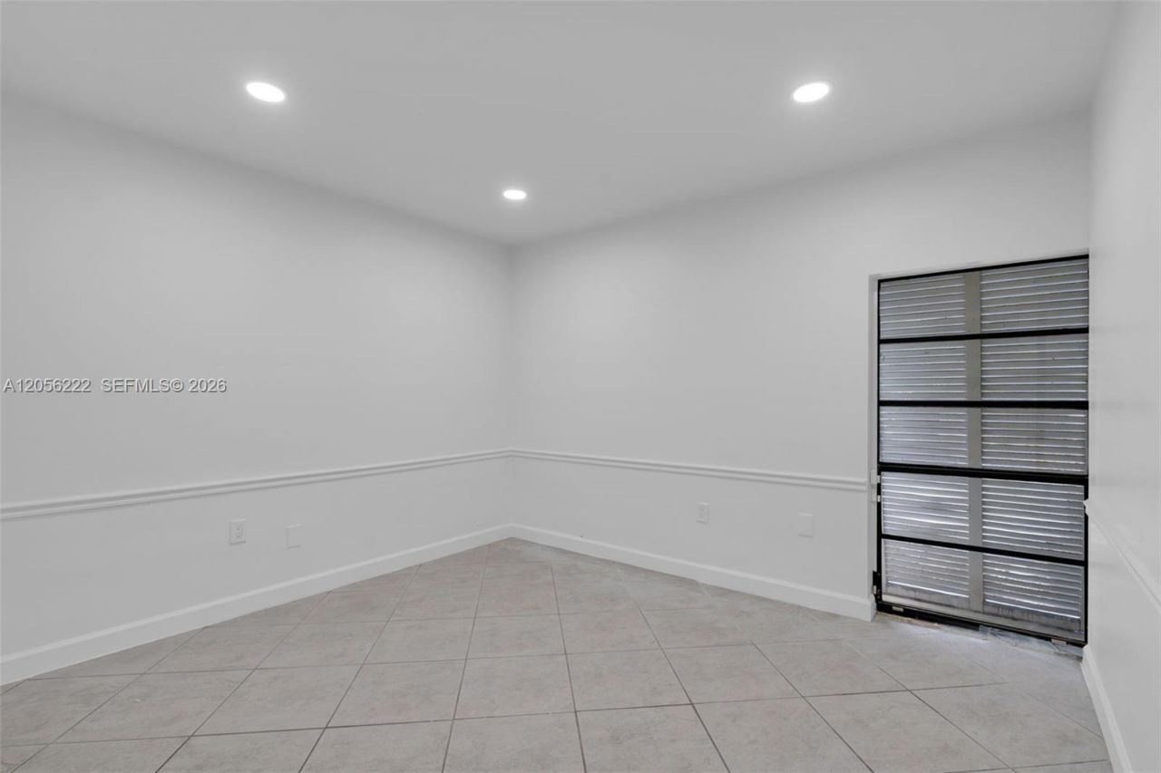6433 Windmill Gate Rd , Unit 6433, Miami Lakes, FL 33014 Photo