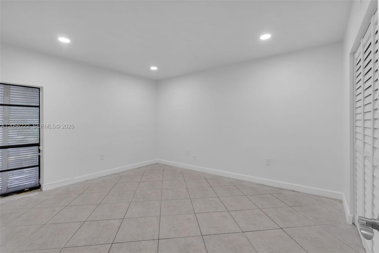 6433 Windmill Gate Rd , Unit 6433, Miami Lakes, FL 33014 Photo