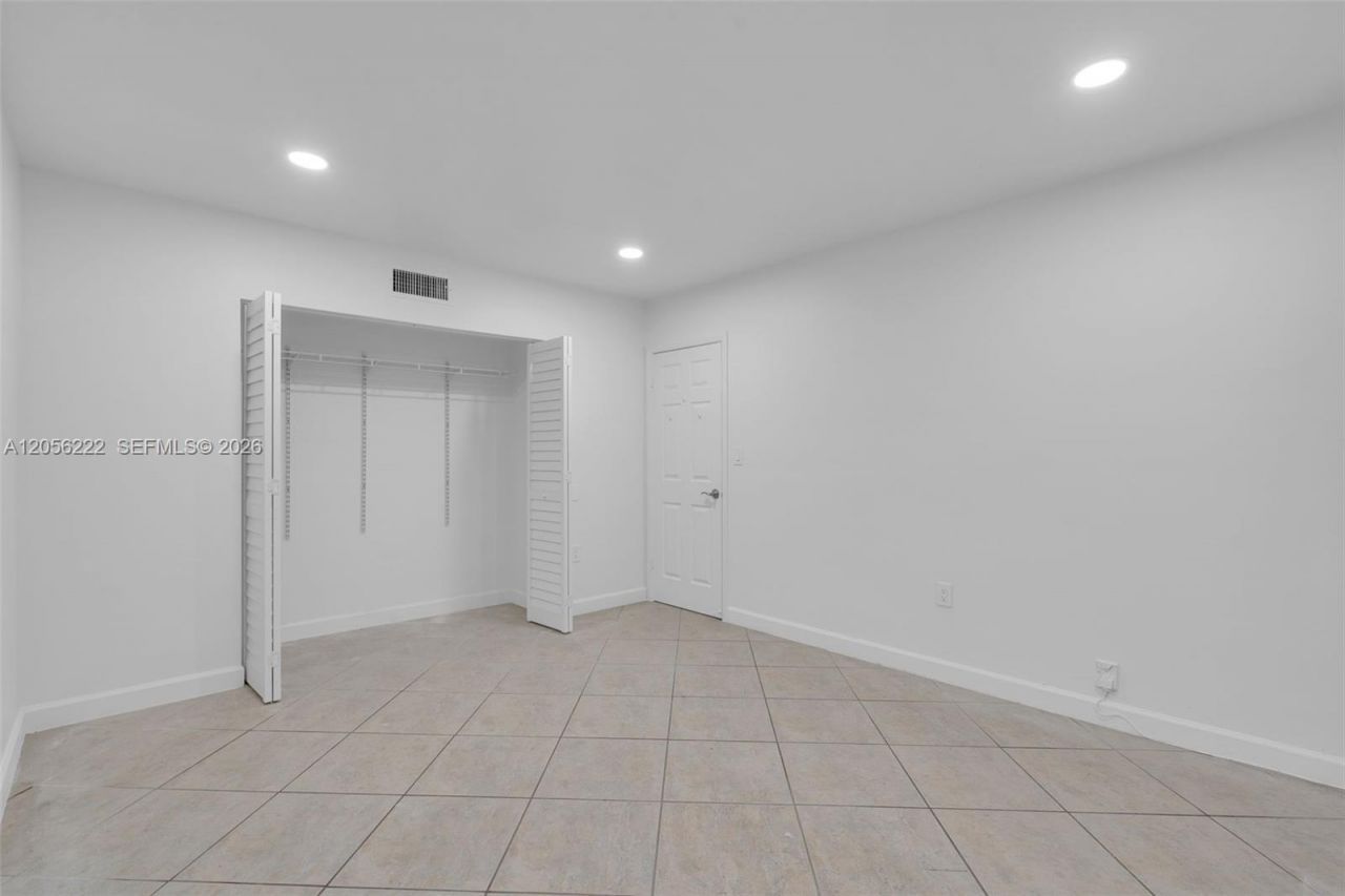 6433 Windmill Gate Rd , Unit 6433, Miami Lakes, FL 33014 Photo