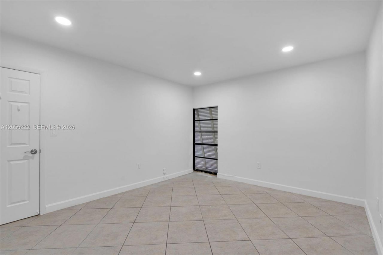 6433 Windmill Gate Rd , Unit 6433, Miami Lakes, FL 33014 Photo