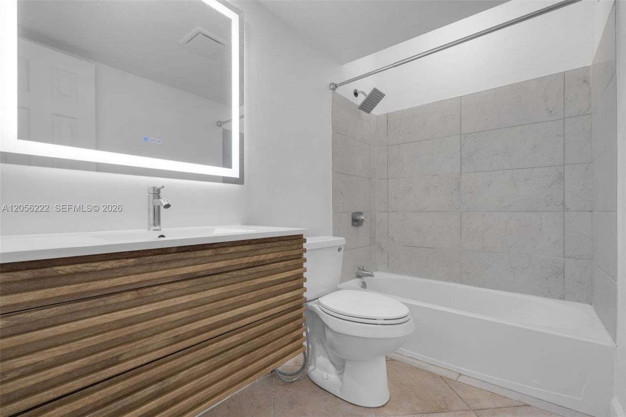 6433 Windmill Gate Rd , Unit 6433, Miami Lakes, FL 33014 Photo