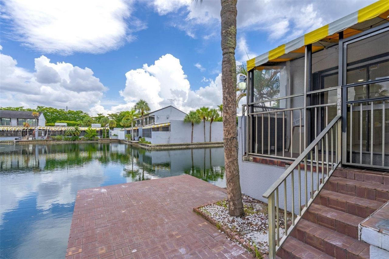 6433 Windmill Gate Rd , Unit 6433, Miami Lakes, FL 33014 Photo