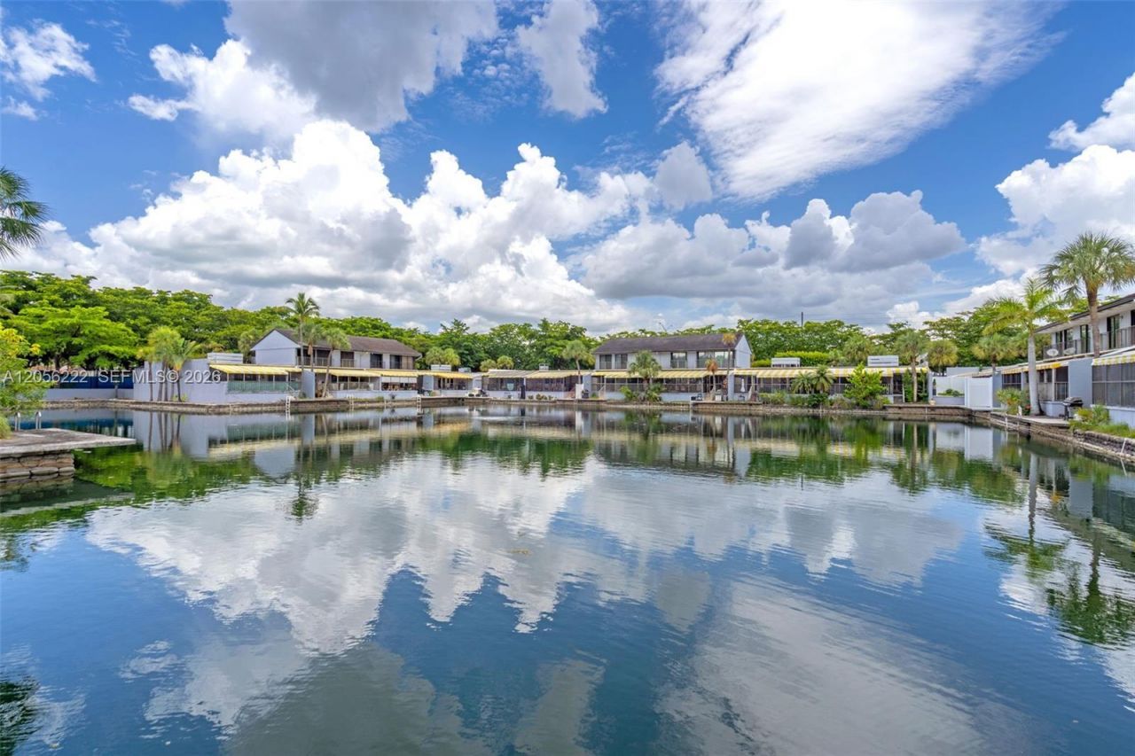 6433 Windmill Gate Rd , Unit 6433, Miami Lakes, FL 33014 Photo