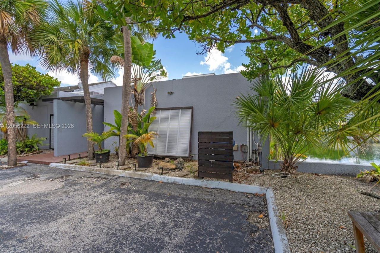 6433 Windmill Gate Rd , Unit 6433, Miami Lakes, FL 33014 Photo