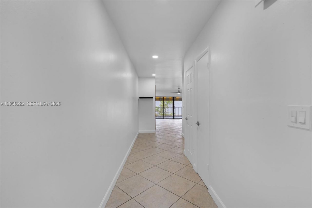 6433 Windmill Gate Rd , Unit 6433, Miami Lakes, FL 33014 Photo