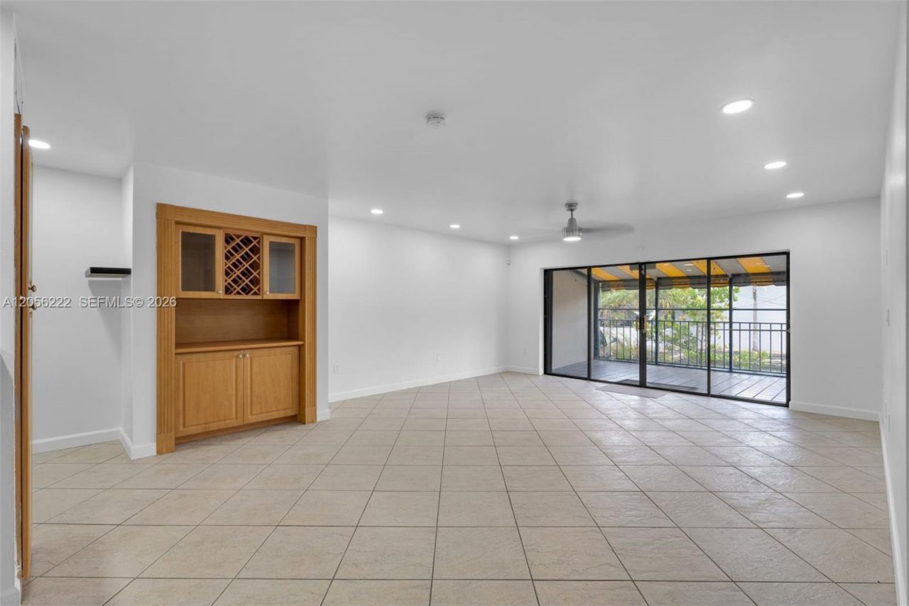 6433 Windmill Gate Rd , Unit 6433, Miami Lakes, FL 33014 Photo