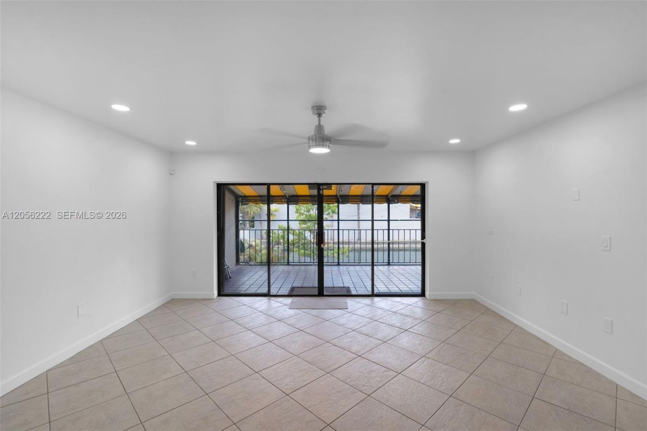 6433 Windmill Gate Rd , Unit 6433, Miami Lakes, FL 33014 Photo