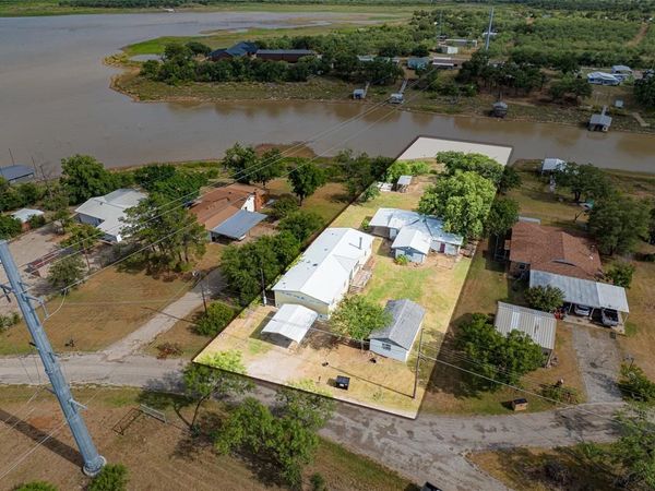 2517 County Road 215 , Breckenridge, TX 76424