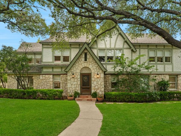 137 PARK DR, Olmos Park, TX 78212