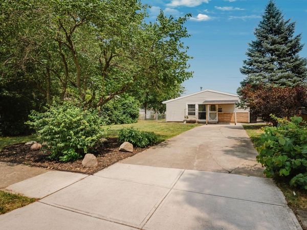 880 Mark Place , Columbus, OH 43204