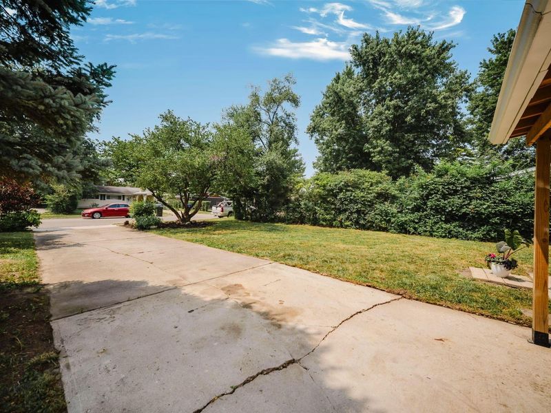 880 Mark Place , Columbus, OH 43204 Photo 16