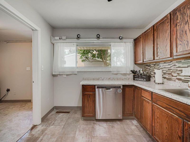 880 Mark Place , Columbus, OH 43204 Photo 9