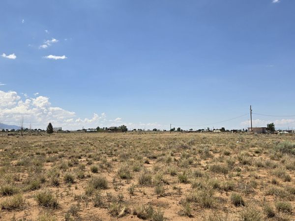 18 High Deal Drive , Los Lunas, NM 87031