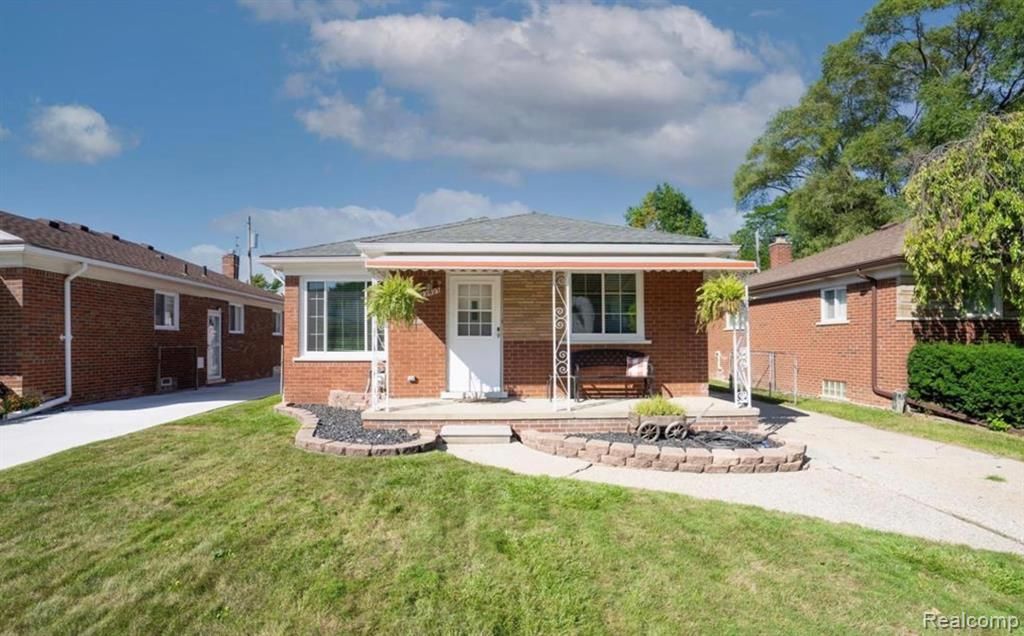 22027 Trombly Street, Saint Clair Shores, MI 48080 Main Photo