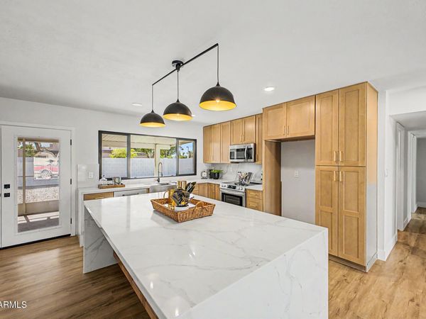 6014 S DORSEY Lane, Tempe, AZ 85283