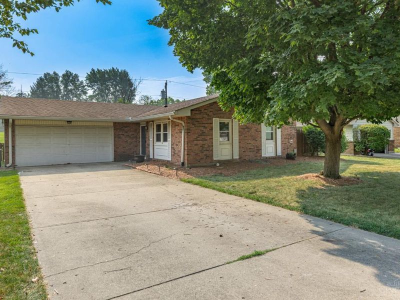 231 Heather Way, Middletown, OH 45042 Photo 2