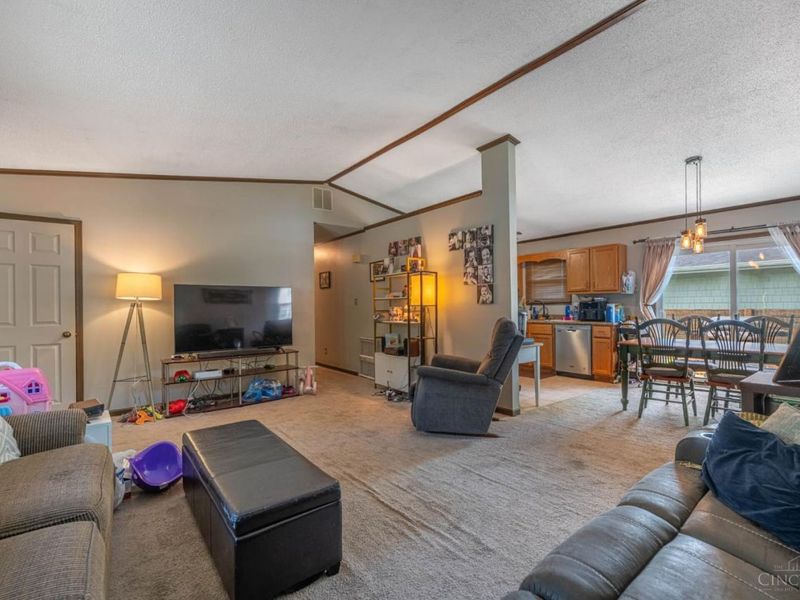 231 Heather Way, Middletown, OH 45042 Photo 3