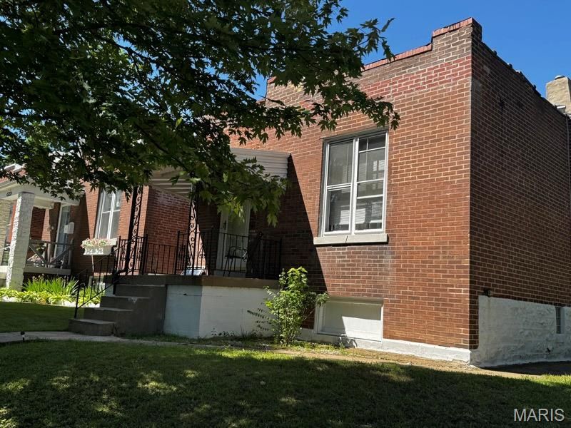 4133 Walsh Street, Saint Louis, MO 63116 Main Photo