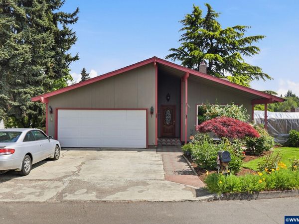 565 Brown Ct Ct, Woodburn, OR 97071