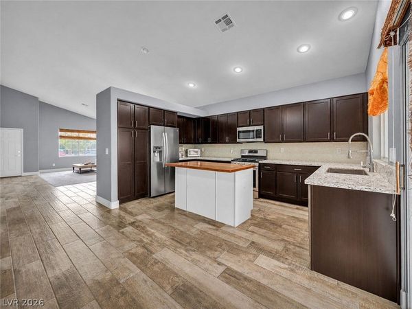 2421 Sunrise Springs Court, North Las Vegas, NV 89031