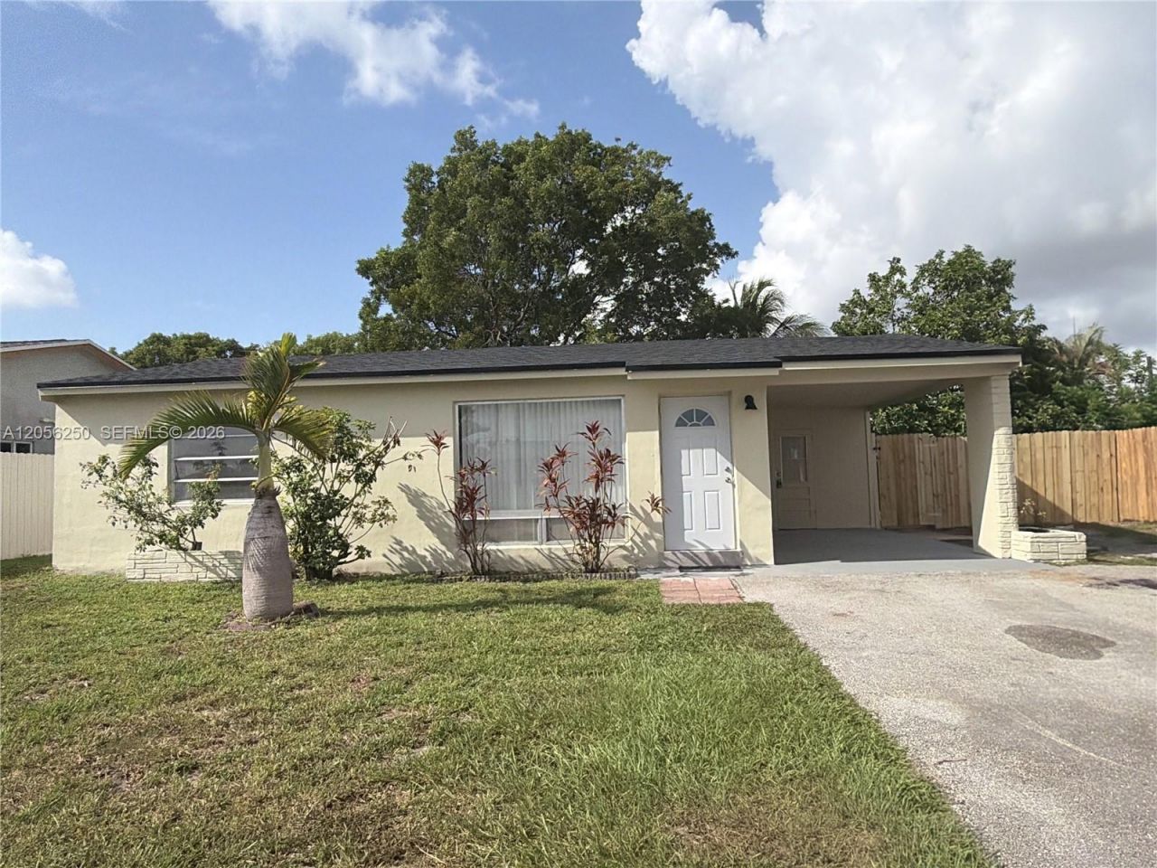 4940 SW 18th St , Fort Lauderdale, FL 33317 Photo