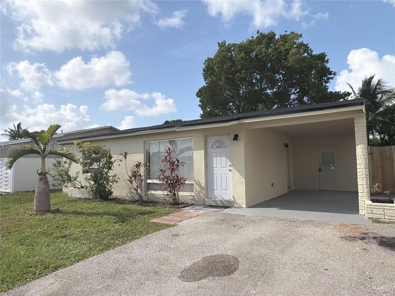 4940 SW 18th St , Fort Lauderdale, FL 33317 Photo