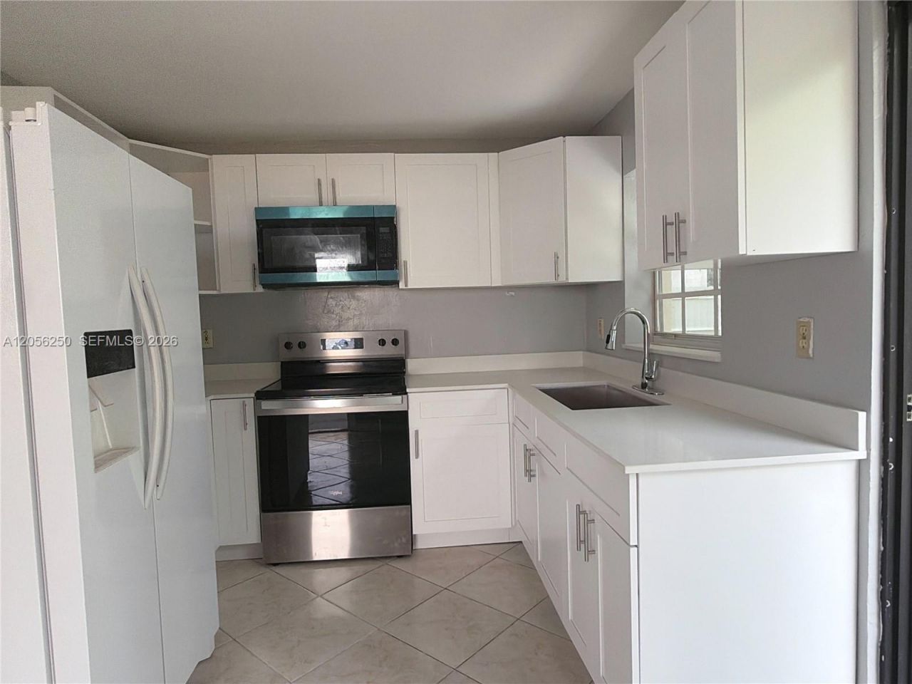 4940 SW 18th St , Fort Lauderdale, FL 33317 Photo