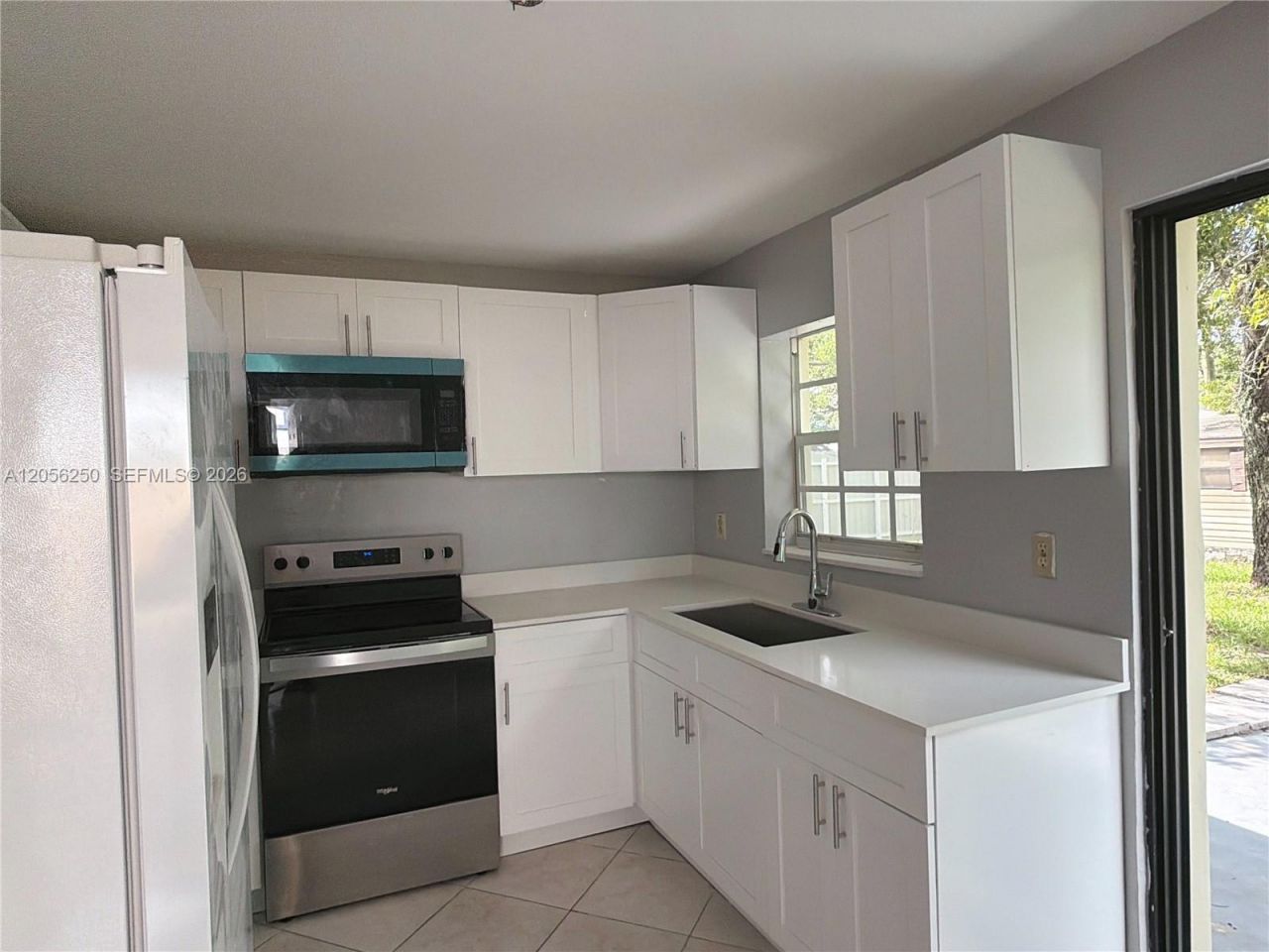 4940 SW 18th St , Fort Lauderdale, FL 33317 Photo