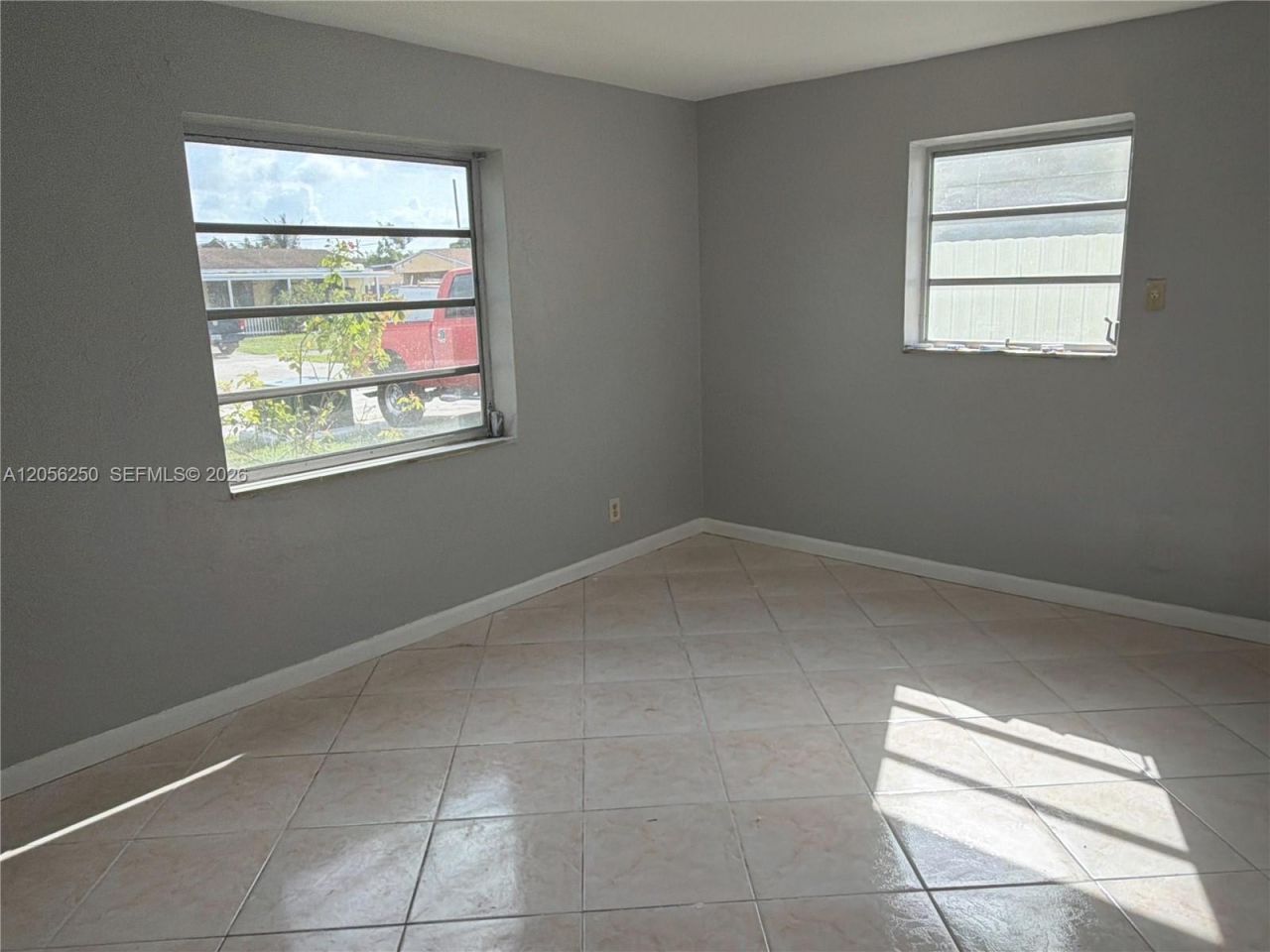 4940 SW 18th St , Fort Lauderdale, FL 33317 Photo