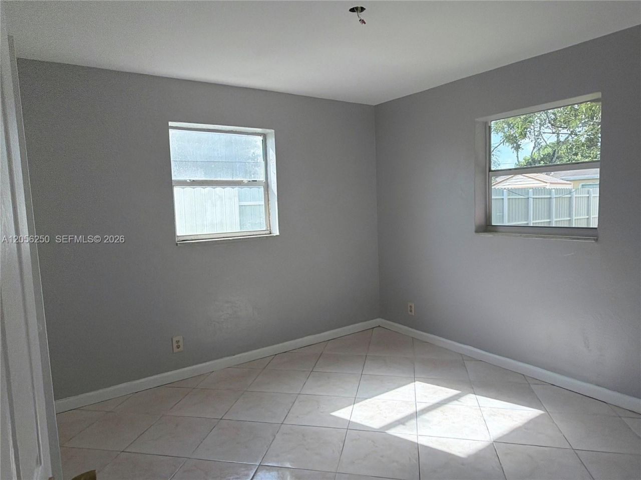 4940 SW 18th St , Fort Lauderdale, FL 33317 Photo