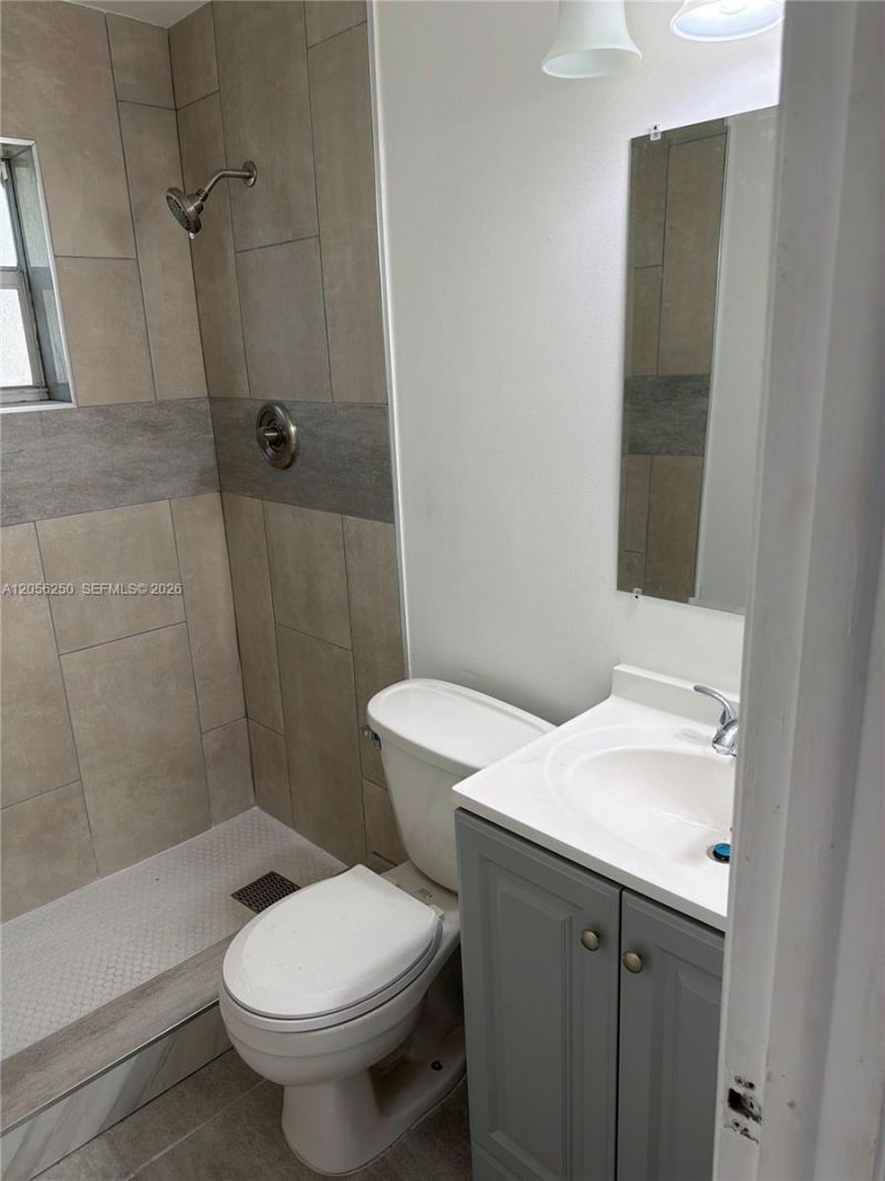 4940 SW 18th St , Fort Lauderdale, FL 33317 Photo