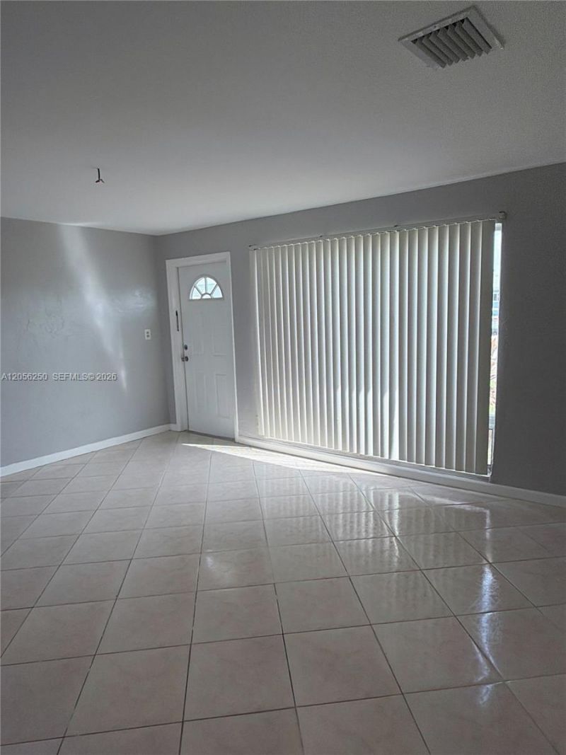 4940 SW 18th St , Fort Lauderdale, FL 33317 Photo