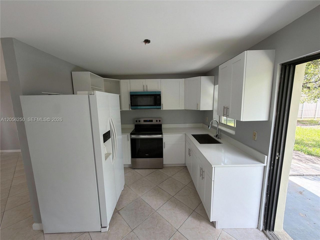 4940 SW 18th St , Fort Lauderdale, FL 33317 Photo