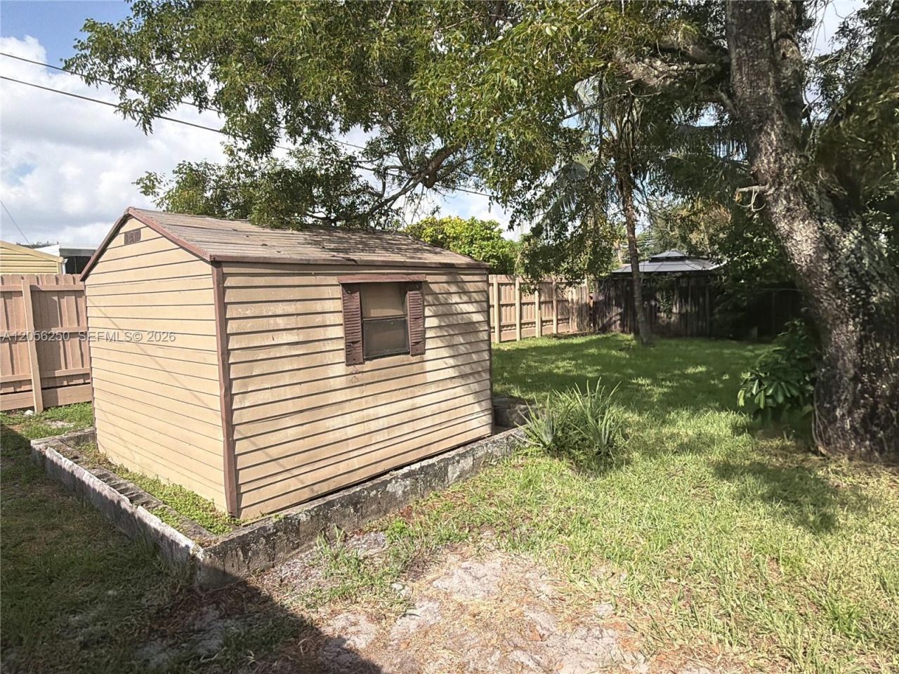 4940 SW 18th St , Fort Lauderdale, FL 33317 Photo