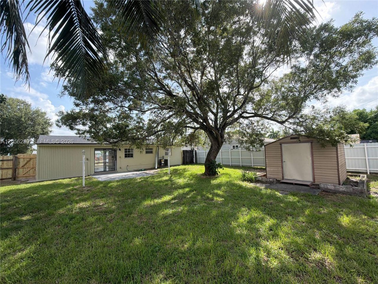 4940 SW 18th St , Fort Lauderdale, FL 33317 Photo