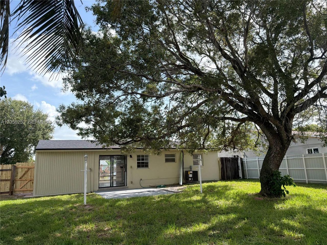 4940 SW 18th St , Fort Lauderdale, FL 33317 Photo