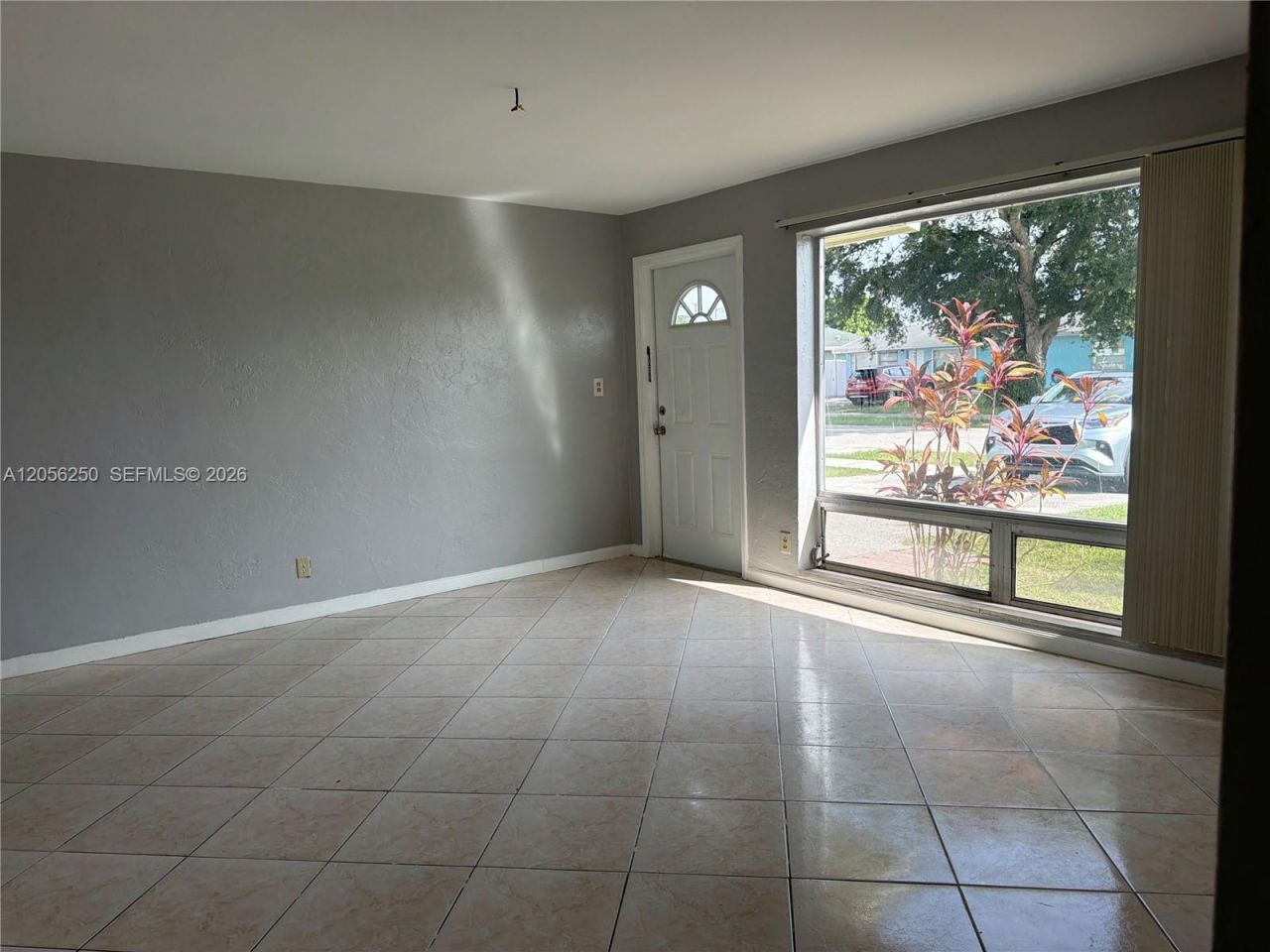 4940 SW 18th St , Fort Lauderdale, FL 33317 Photo