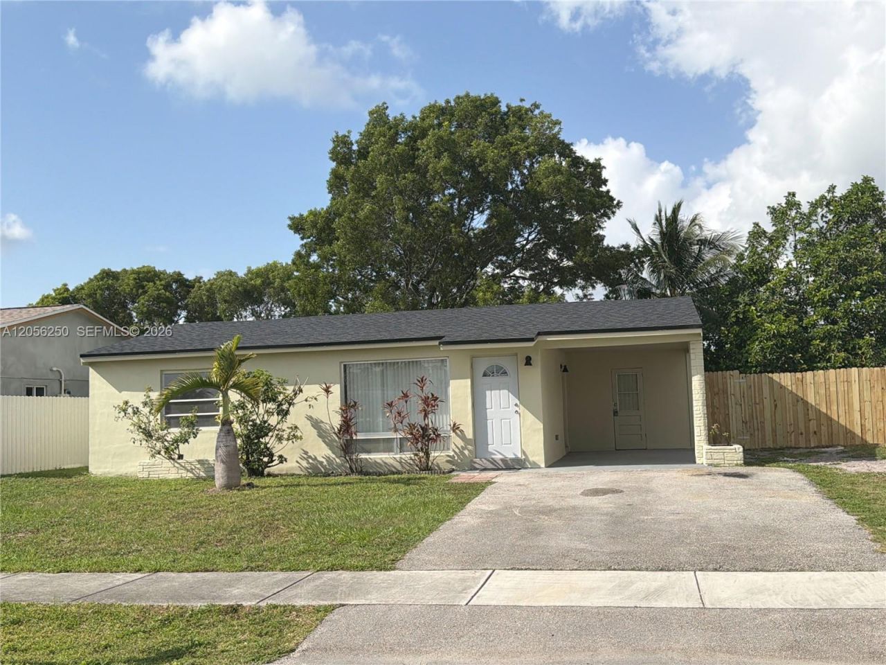 4940 SW 18th St , Fort Lauderdale, FL 33317 Photo