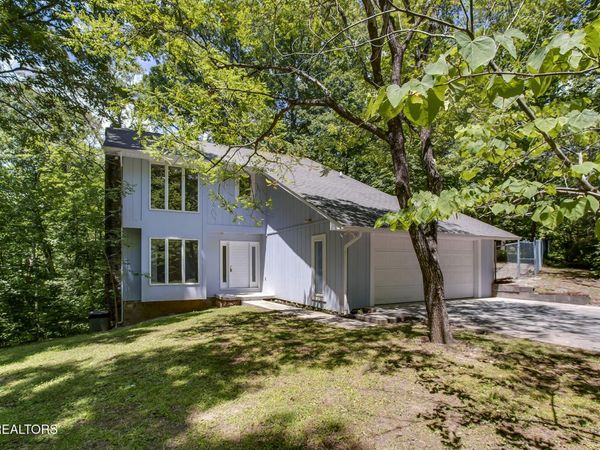 1560 Bluebird Cove Lane, Sevierville, TN 37862