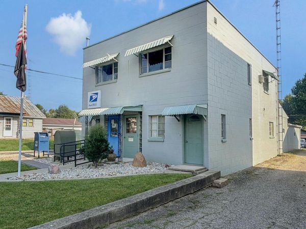 105 W Cross Street, Palestine, OH 45352