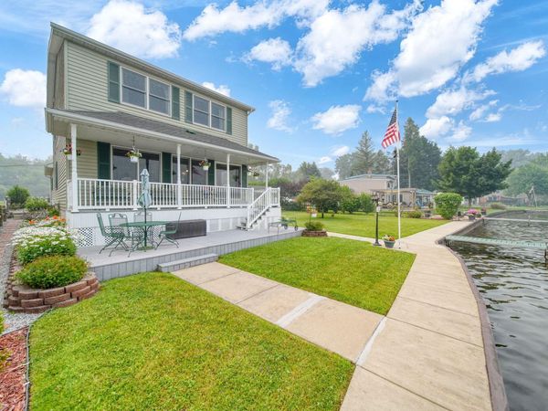 14 Ackerson Lake Road, Jackson, MI 49201