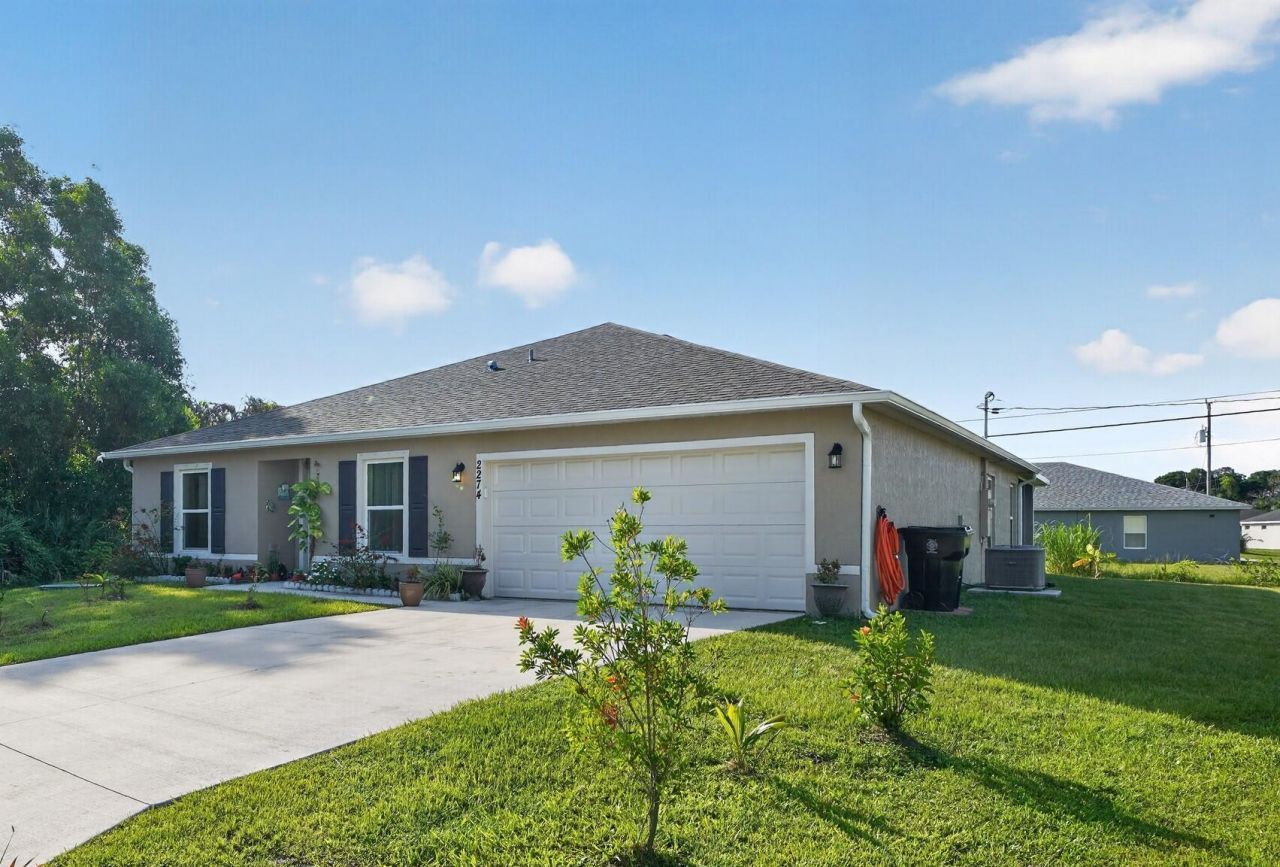 2274 SE Powell Court, Port Saint Lucie, FL 34952 Photo