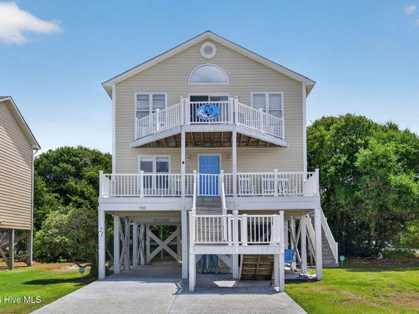 21 S Oak Drive, Surf City, NC 28445
