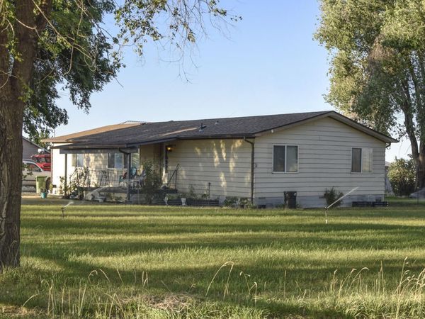 19 Ames Street, Madras, OR 97741