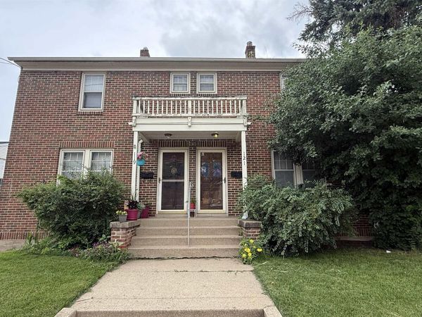 119 S Pennsylvania Avenue, Mason City, IA 50401