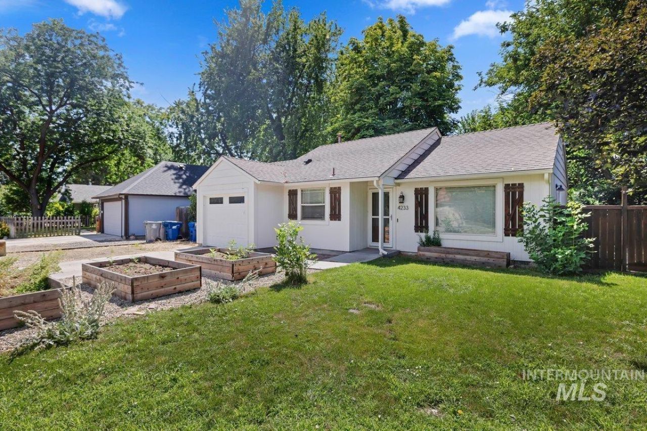 4233 N Tredwell Place, Boise, ID 83703 Main Photo
