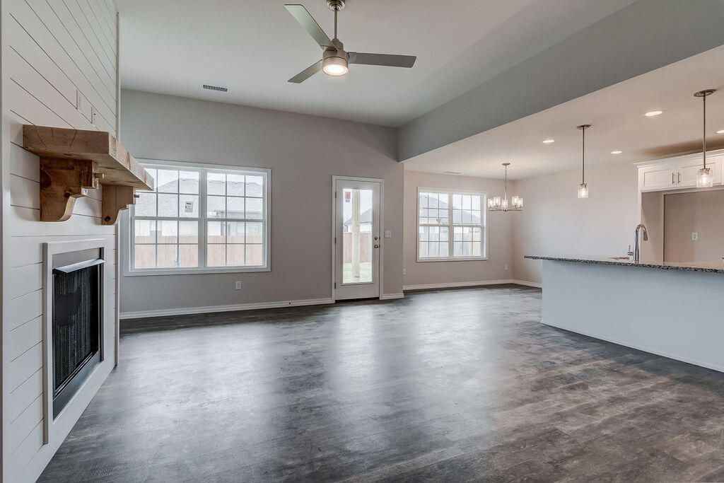 950 S Pindall Lane , Nixa, MO 65714 Main Photo