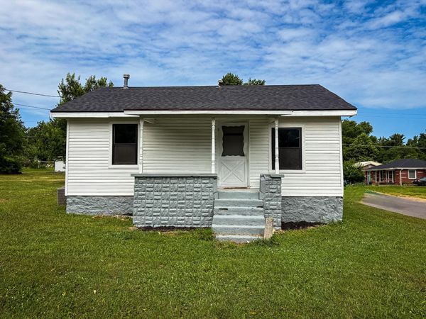 902 Freeman Road , Neosho, MO 64850